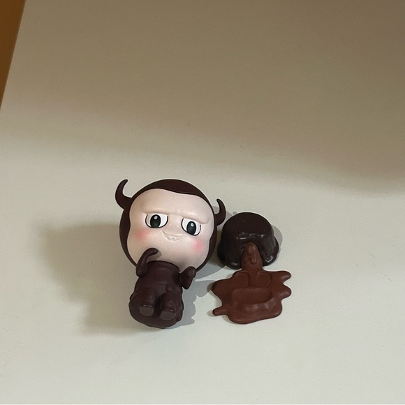 Popmart Labubu The Monsters blind box figure - Picture 2 of 3